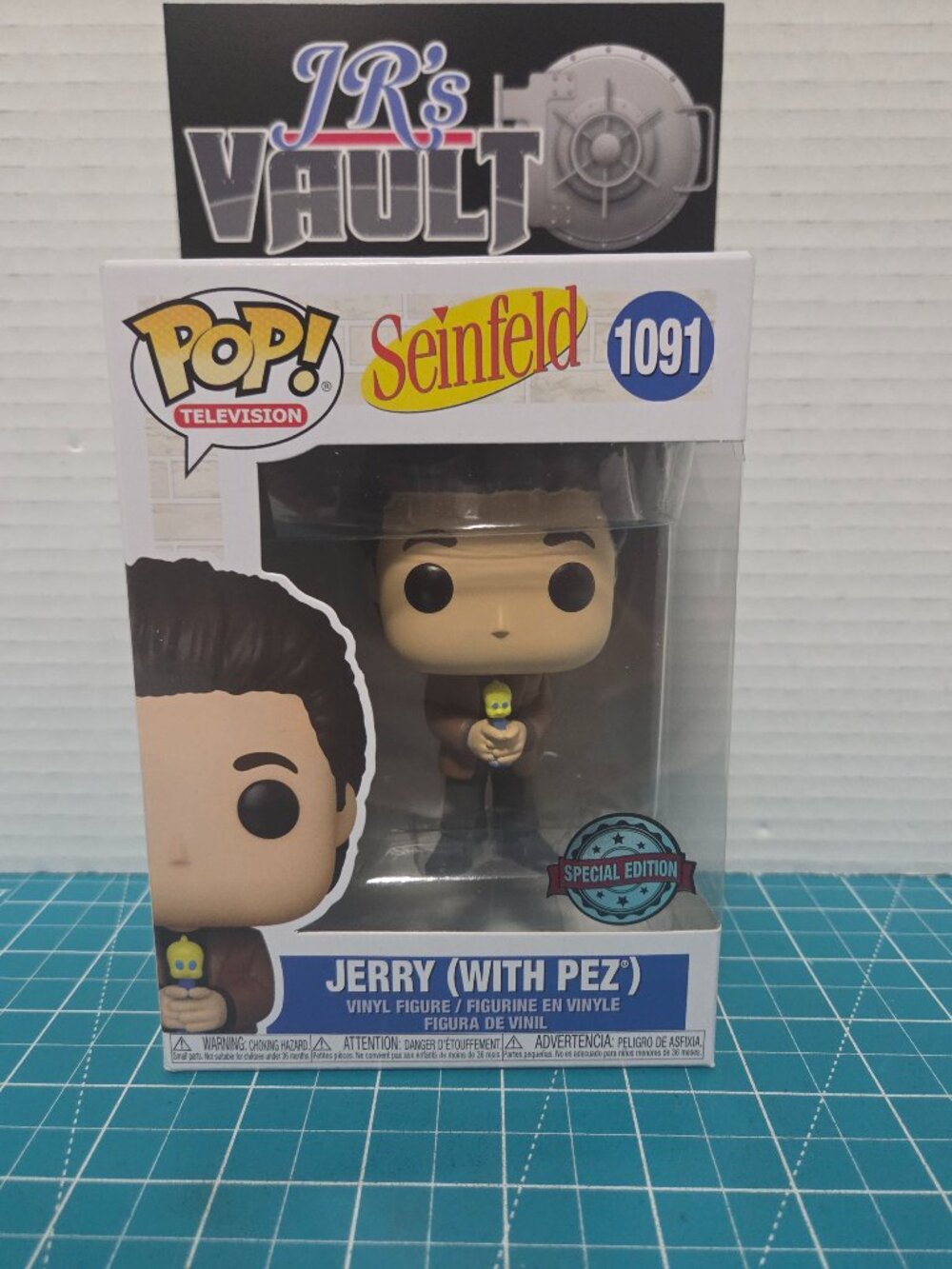 Funko POP Television Seinfeld Jerry With Pez Special 1091 Vinyl Figure